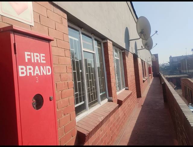 16 BEDROOM APARTMENT BLOCK FOR SALE IN VEREENIGING CENTRAL